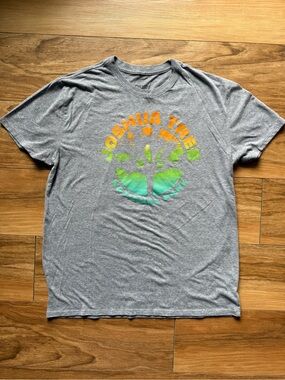 Joshua Tree National Park Tee Shirt Women’s size Large Gray Leisure Lounge